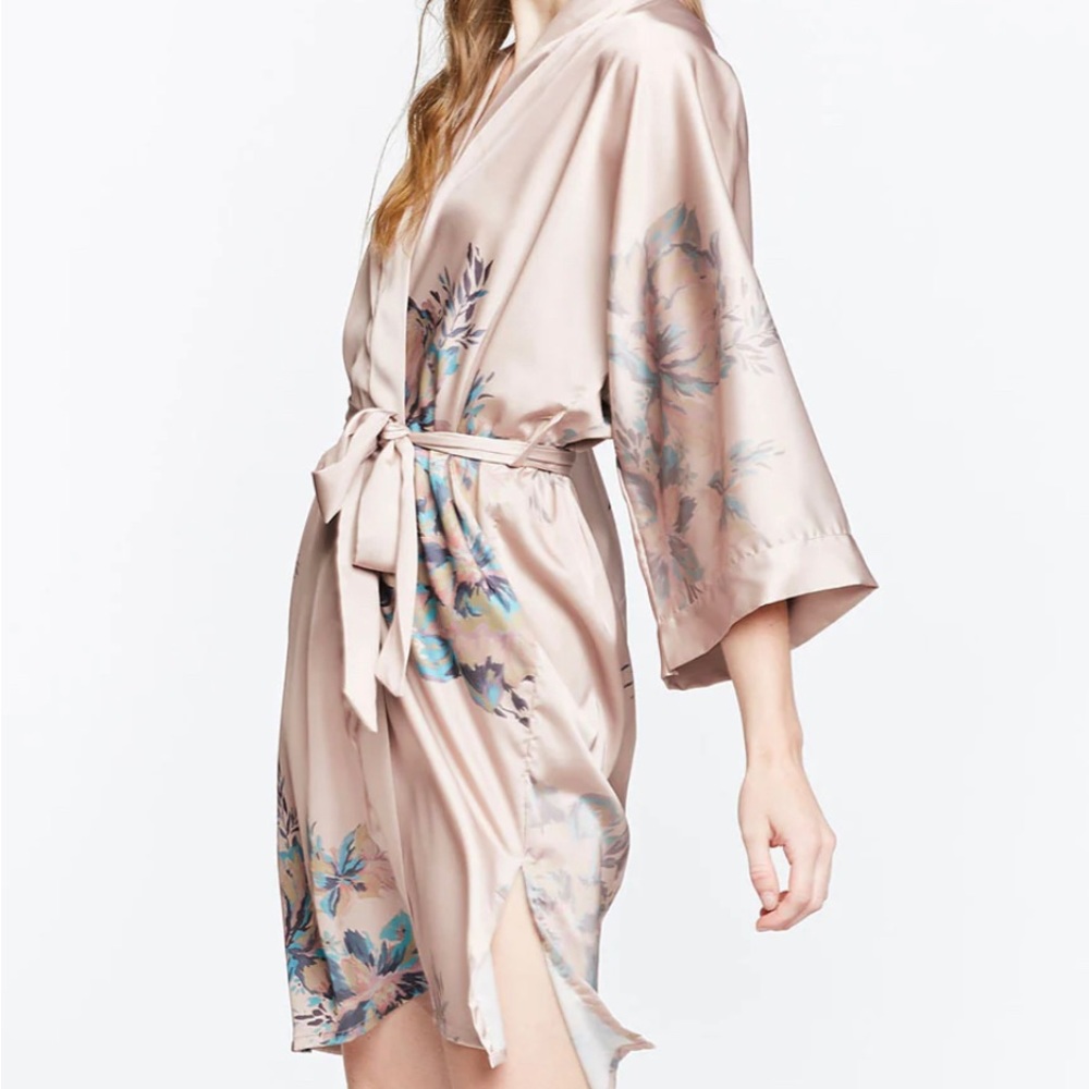 Kim & Ono Fura Short Kimono Robe